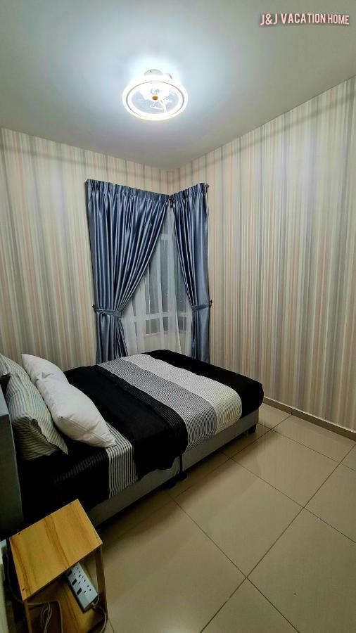 J&J Vacation Home@Novo8 Residence Kampong Tambak Екстер'єр фото