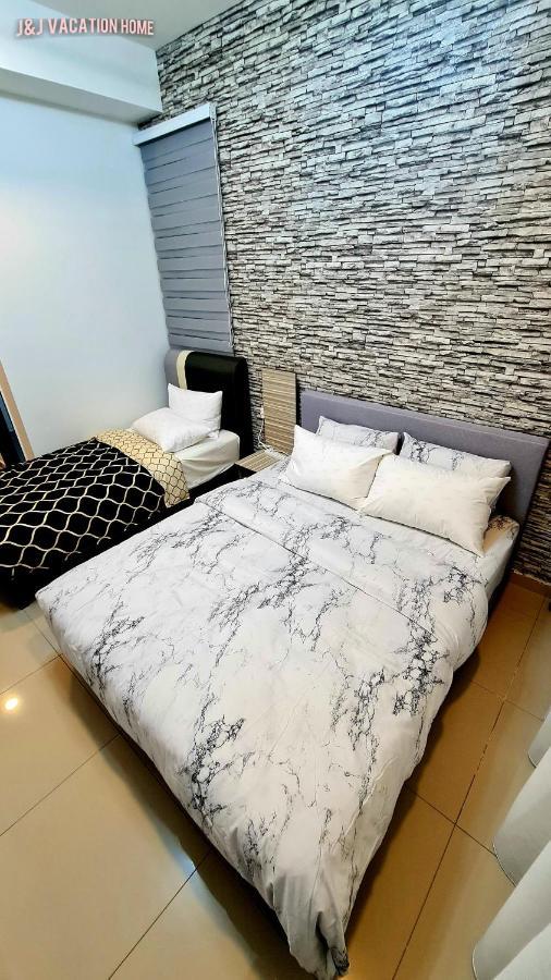 J&J Vacation Home@Novo8 Residence Kampong Tambak Екстер'єр фото