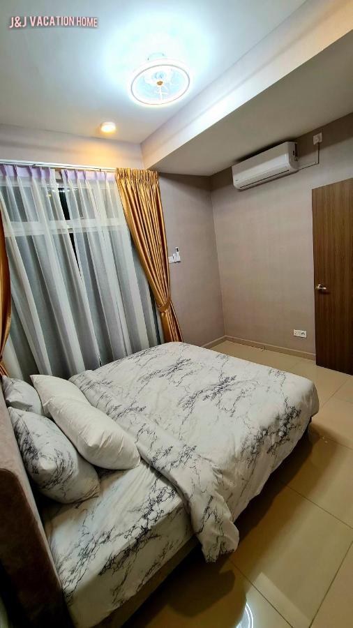 J&J Vacation Home@Novo8 Residence Kampong Tambak Екстер'єр фото