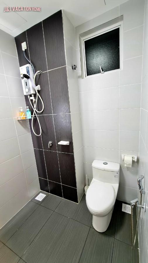 J&J Vacation Home@Novo8 Residence Kampong Tambak Екстер'єр фото