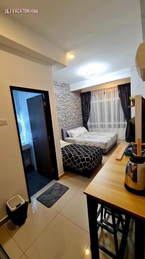 J&J Vacation Home@Novo8 Residence Kampong Tambak Екстер'єр фото