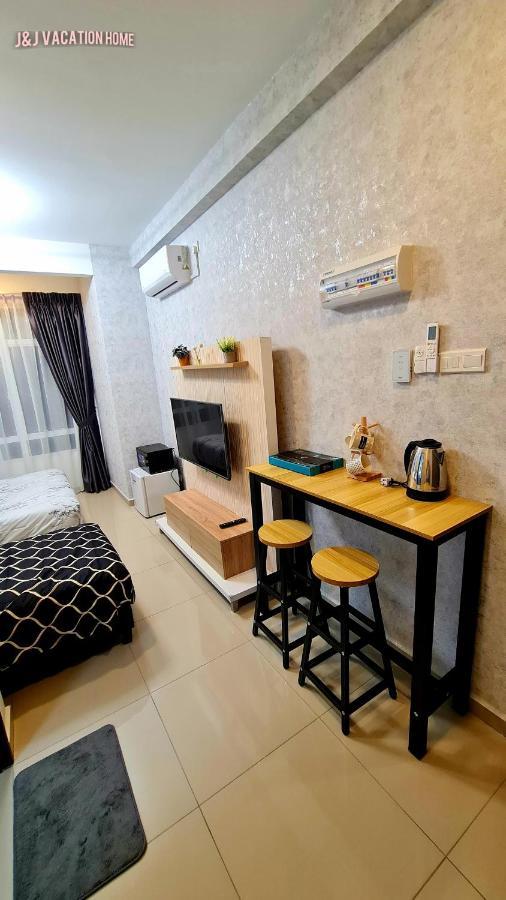 J&J Vacation Home@Novo8 Residence Kampong Tambak Екстер'єр фото